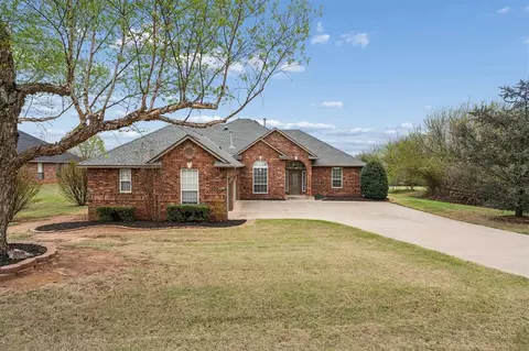4098 Stonebrook Dr, Norman, OK 73072