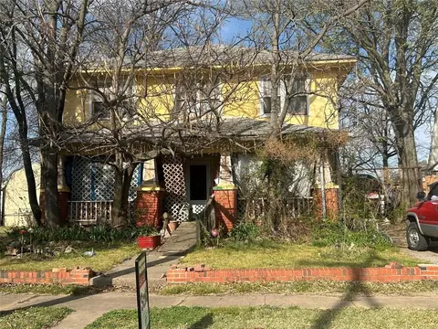 415 S A St, Blackwell, OK 74631