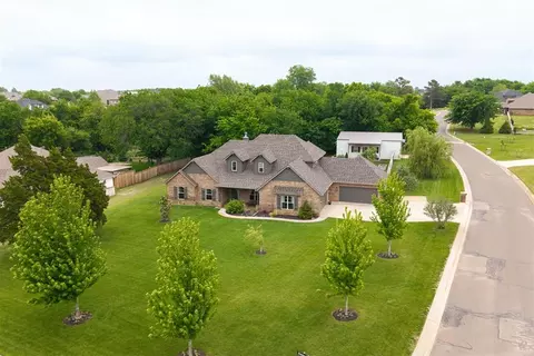 10430 Pine Ridge Rd, Edmond, OK 73025