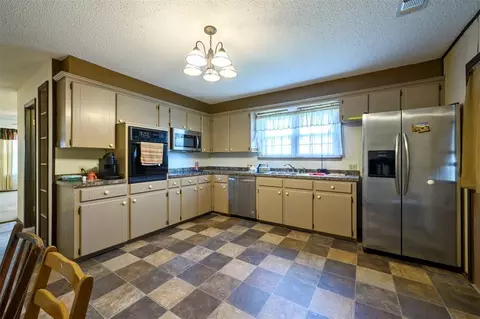 Kitchen - 1301 SE Jackson St, Idabel, OK 74745 photo 1 of 1