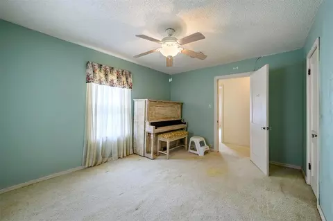 Bedroom - 1301 SE Jackson St, Idabel, OK 74745 photo 5 of 9