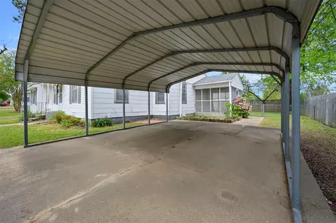 Exterior - 1301 SE Jackson St, Idabel, OK 74745 photo 3 of 17