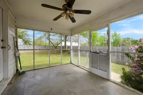 Exterior - 1301 SE Jackson St, Idabel, OK 74745 photo 7 of 17