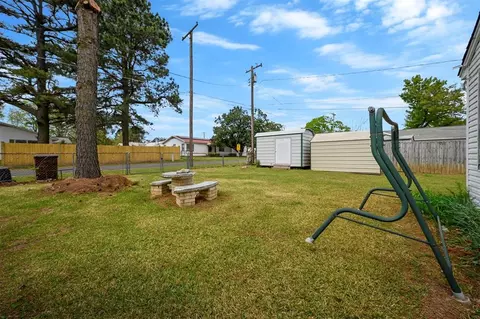 Exterior - 1301 SE Jackson St, Idabel, OK 74745 photo 15 of 17