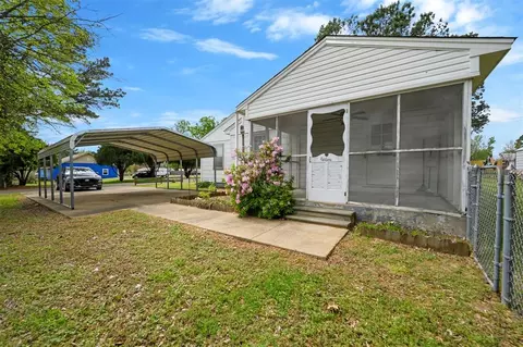 Exterior - 1301 SE Jackson St, Idabel, OK 74745 photo 10 of 17