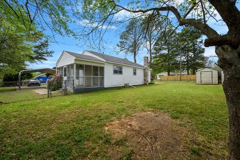 Exterior - 1301 SE Jackson St, Idabel, OK 74745 photo 12 of 17
