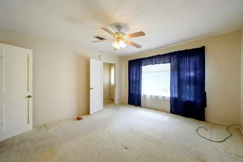 Bedroom - 1301 SE Jackson St, Idabel, OK 74745 photo 3 of 9
