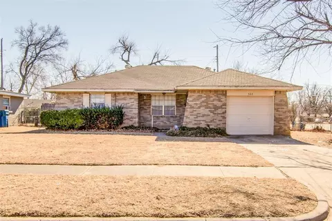 522 Sunnyside Pl, Edmond, OK 73003