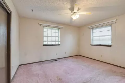 Bedroom - 200 E Beech Ave, Yukon, OK 73099 photo 1 of 6