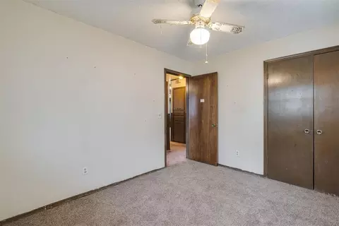 Bedroom - 200 E Beech Ave, Yukon, OK 73099 photo 6 of 6