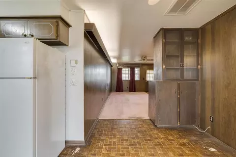 Entry Way - 200 E Beech Ave, Yukon, OK 73099 photo 1 of 2