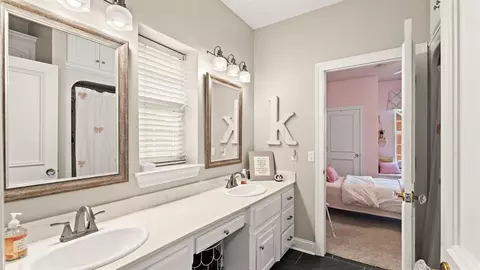 Bath - 3608 Meadow Ln, Moore, OK 73160 photo 5 of 5