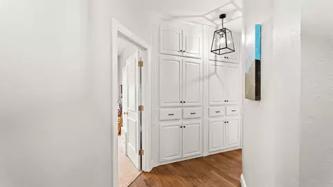 Entry Way - 3608 Meadow Ln, Moore, OK 73160 photo 6 of 6