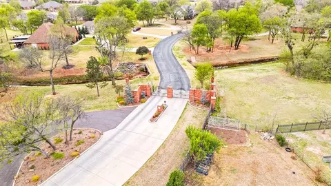 View/Area - 3608 Meadow Ln, Moore, OK 73160 photo 1 of 1