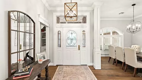 Entry Way - 3608 Meadow Ln, Moore, OK 73160 photo 2 of 6
