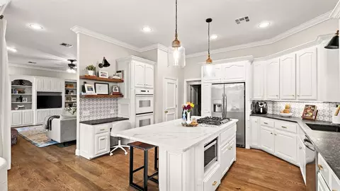 Kitchen - 3608 Meadow Ln, Moore, OK 73160 photo 3 of 4
