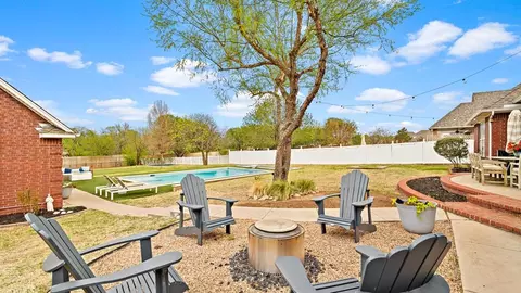 Exterior - 3608 Meadow Ln, Moore, OK 73160 photo 5 of 10