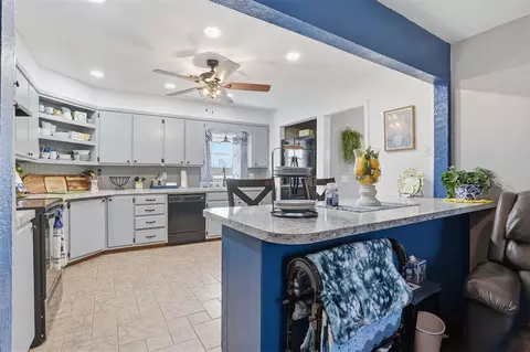 Kitchen - 2 E Anchor Dr, Sayre, OK 73662 photo 1 of 11