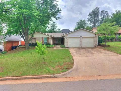 3804 NE 140th St, Edmond, OK 73013