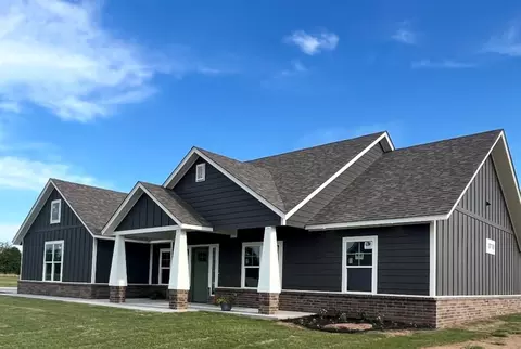 4601 Pigeon Run, Shawnee, OK 74804