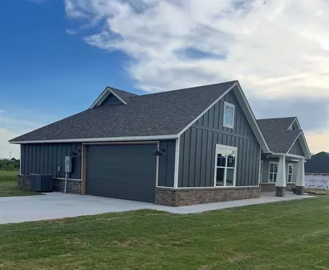 4601 Pigeon Run, Shawnee, OK 74804