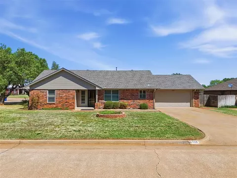 1208 Francis Ln, Kingfisher, OK 73750
