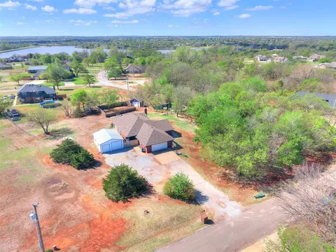 12916 Oak Hill Dr, Piedmont, OK 73078