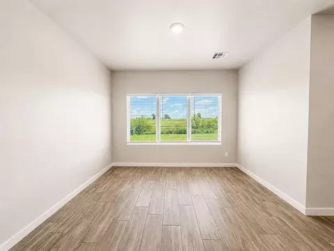 Living - 18020 Fields Dr, Edmond, OK 73012 photo 3 of 5