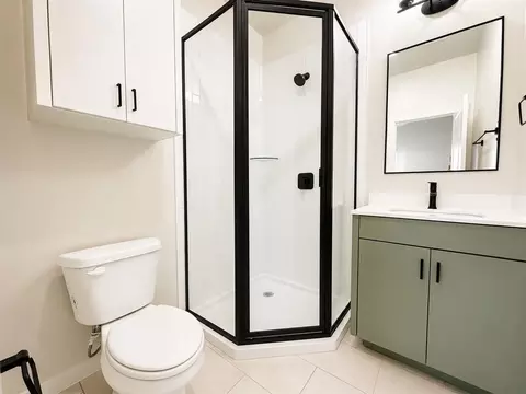 Bath - 18020 Fields Dr, Edmond, OK 73012 photo 4 of 5