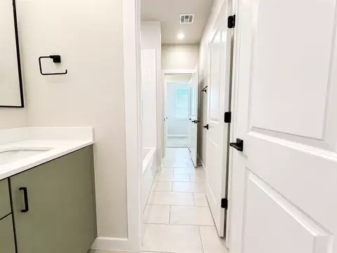Entry Way - 18020 Fields Dr, Edmond, OK 73012 photo 3 of 5