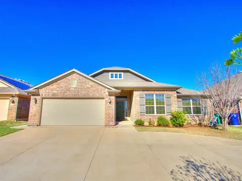 18820 Vea Dr, Edmond, OK 73012