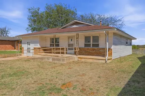 3017 NE Cimarron Trl, Lawton, OK 73507