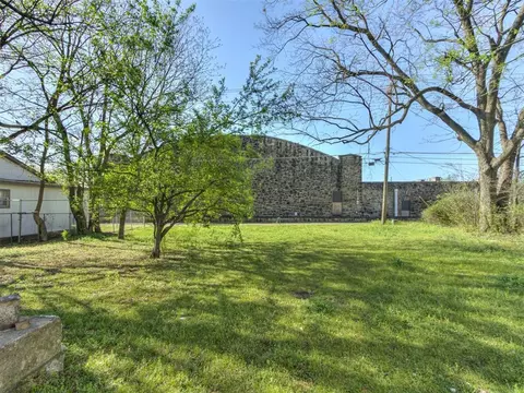 Exterior - 509 E Cherry St, Cushing, OK 74023 photo 3 of 3