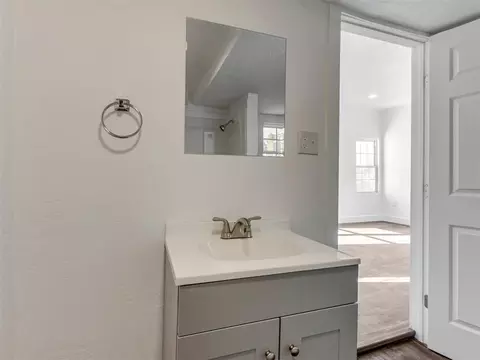 Bath - 509 E Cherry St, Cushing, OK 74023 photo 2 of 5