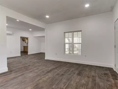 Living - 509 E Cherry St, Cushing, OK 74023 photo 3 of 5