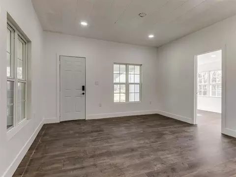 Living - 509 E Cherry St, Cushing, OK 74023 photo 1 of 5