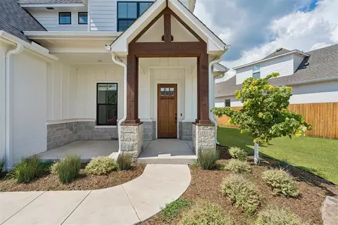 8033 Cal Dr, Edmond, OK 73034