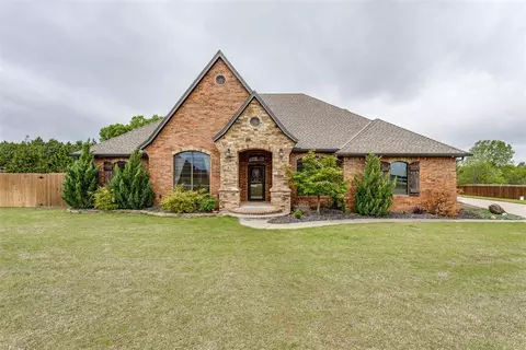 651 Fox Dr, Choctaw, OK 73020