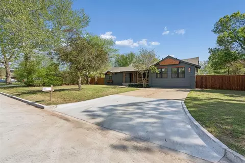 Exterior - 832 Oakbrook Dr, Norman, OK 73072 photo 3 of 7