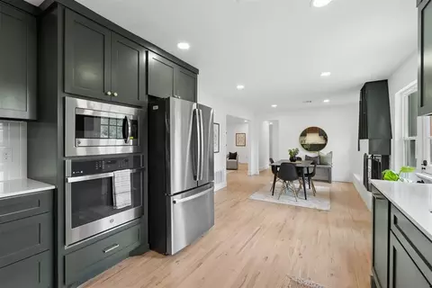 Kitchen - 832 Oakbrook Dr, Norman, OK 73072 photo 6 of 7