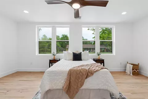 Bedroom - 832 Oakbrook Dr, Norman, OK 73072 photo 2 of 10