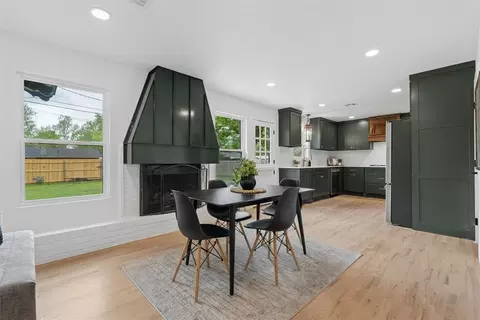 Dining - 832 Oakbrook Dr, Norman, OK 73072 photo 1 of 6