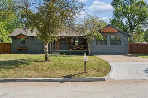 832 Oakbrook Dr, Norman, OK 73072