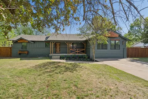 832 Oakbrook Dr, Norman, OK 73072
