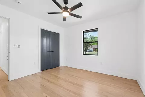 Bedroom - 832 Oakbrook Dr, Norman, OK 73072 photo 8 of 10