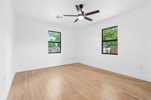 Bedroom - 832 Oakbrook Dr, Norman, OK 73072 photo 6 of 10