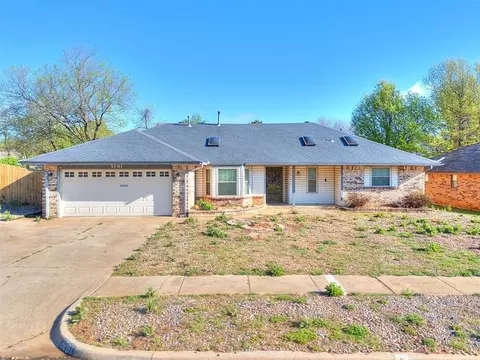 3201 Center St, The Village, OK 73120