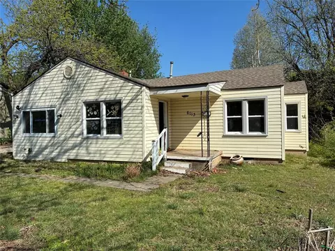 6113 NW 48th St, Warr Acres, OK 73122