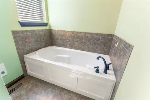 4200 Fox Croft Rd, Norman, OK 73026 photo 18