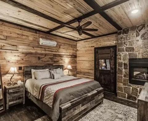 Bedroom - Undisclosed, Broken Bow, OK 74728 photo 2 of 4